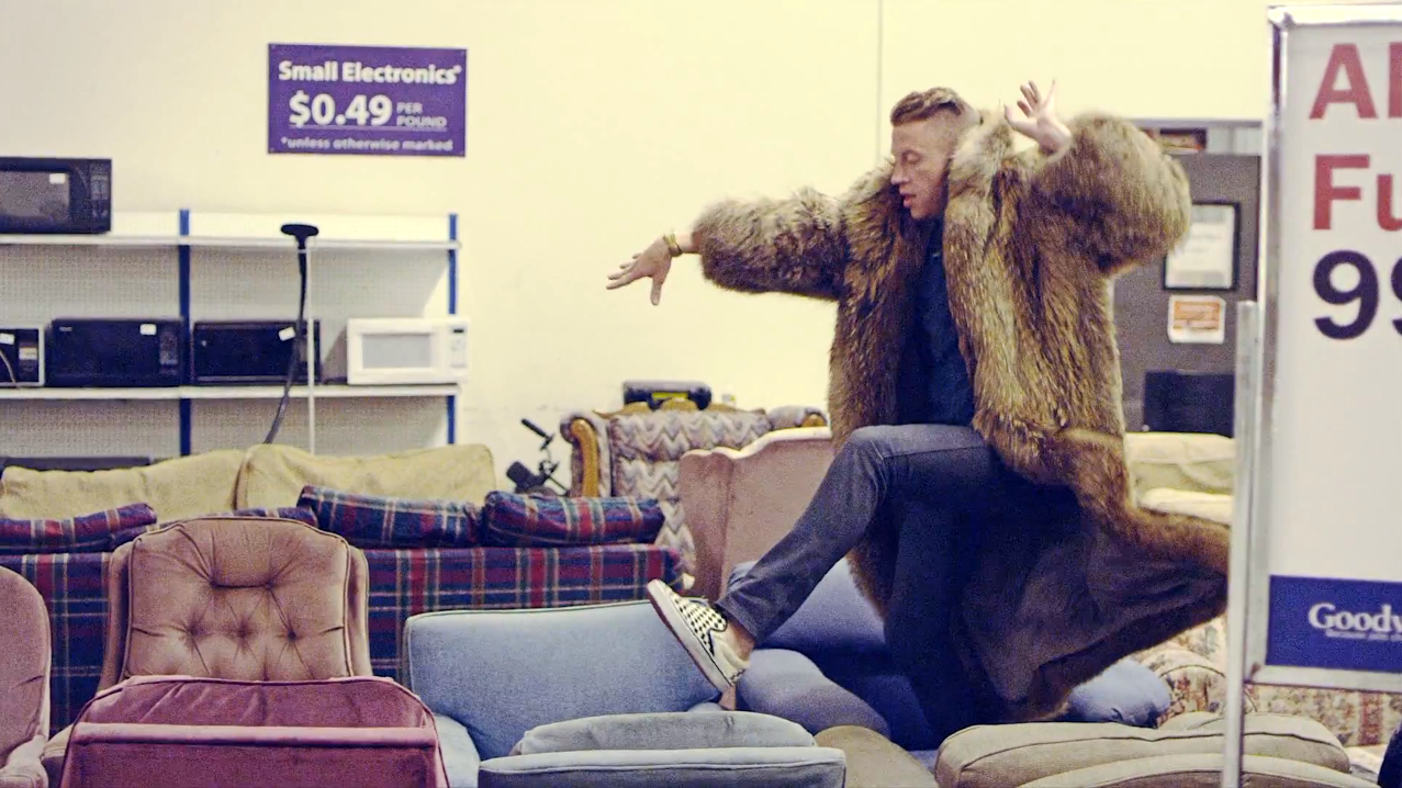 macklemore-sofa-jumping