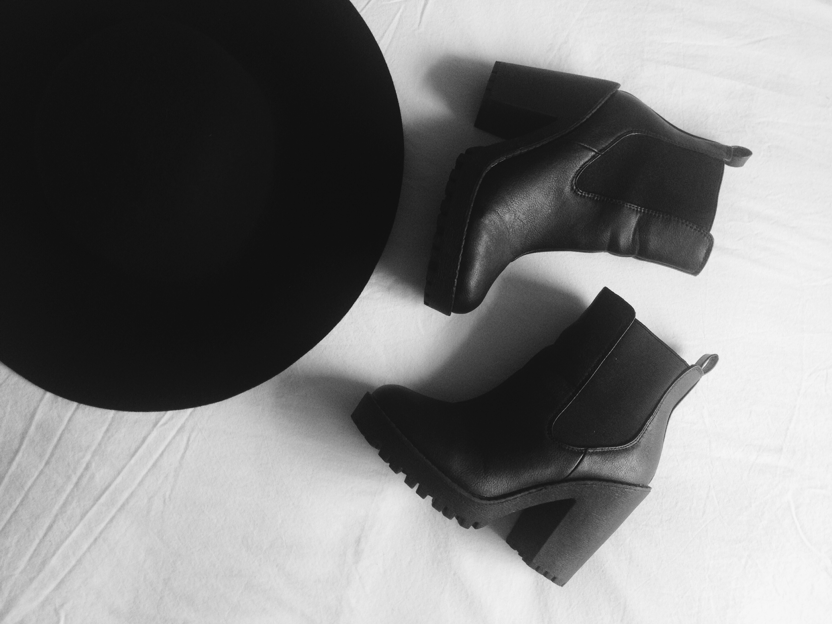 American apparel floppy hat chunky chelsea heel boots | A Living Diary